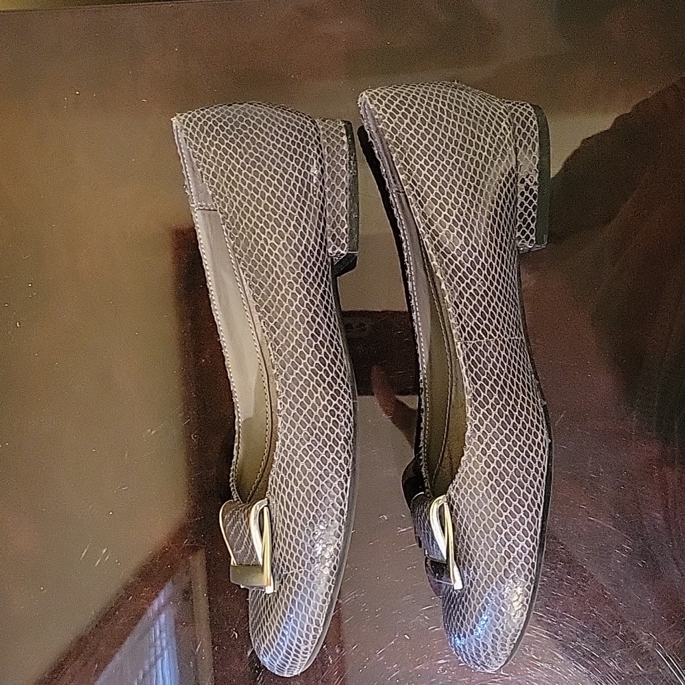 Shoes - Picture 3 of 6